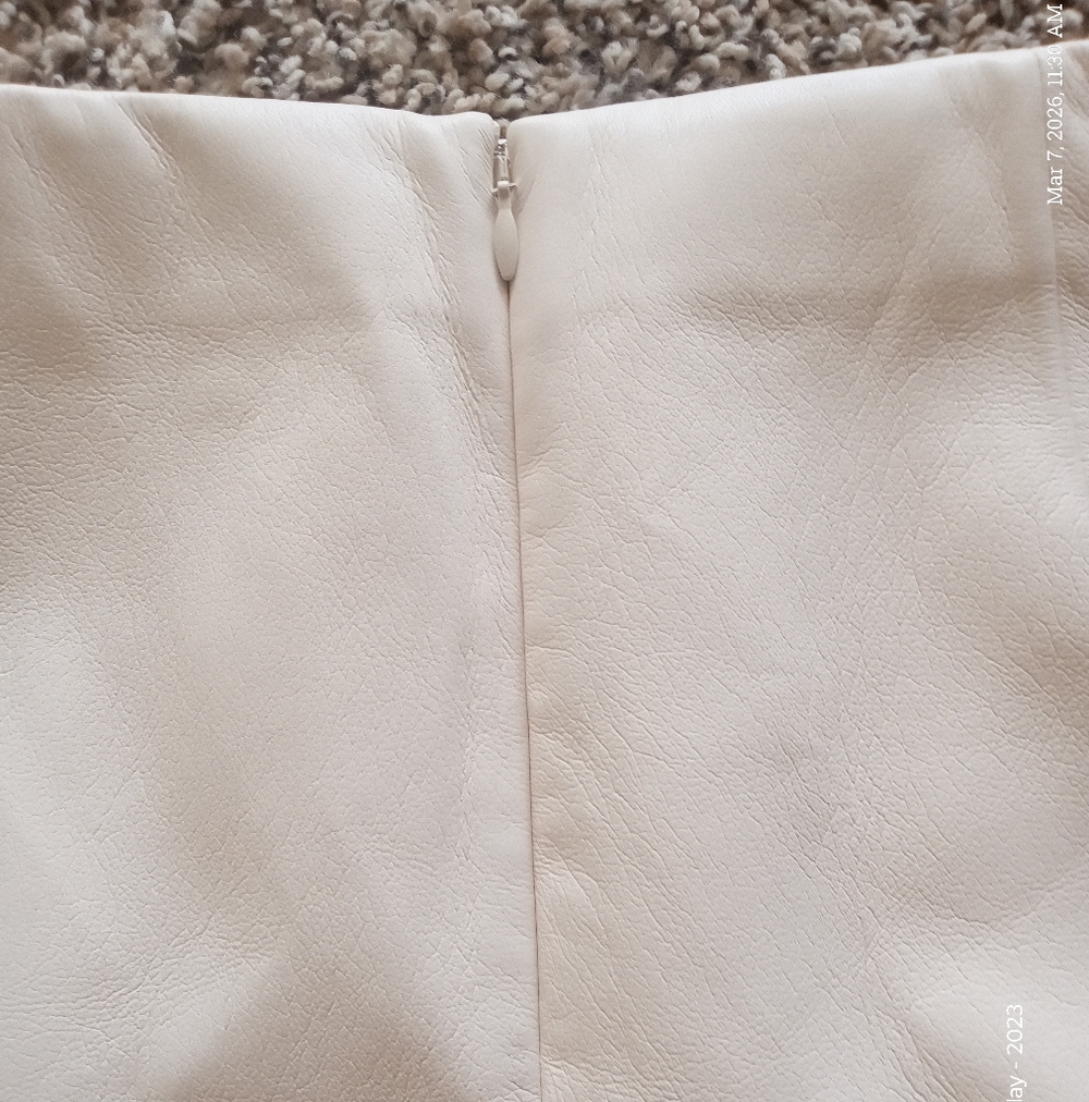 Aritzia Wilfred Classic Mini Skirt Faux Leather Birch Size Medium 8 - Picture 5 of 10
